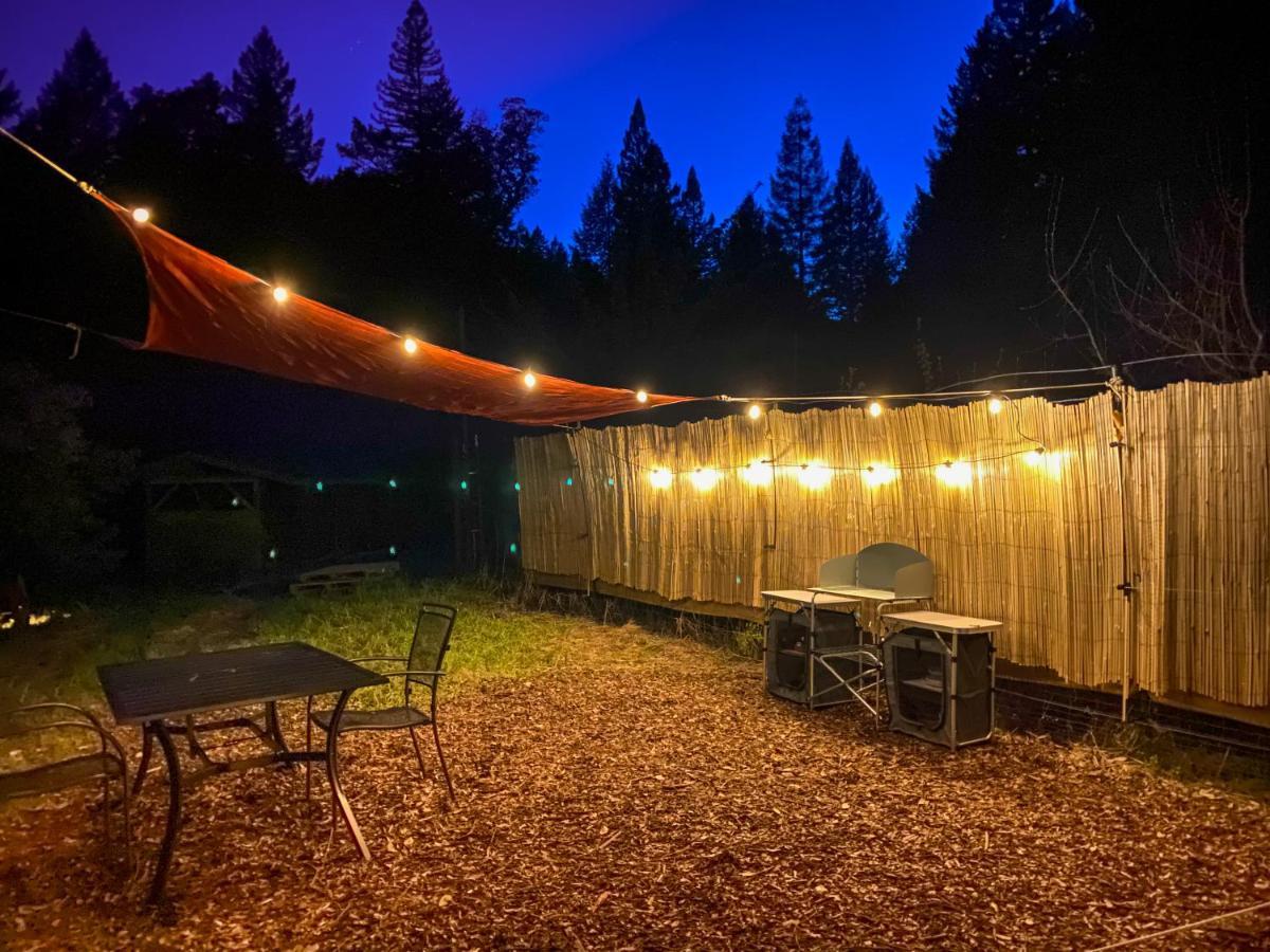 Glamping In The Redwoods With A Hot Tub! Hotel Garberville Eksteriør billede