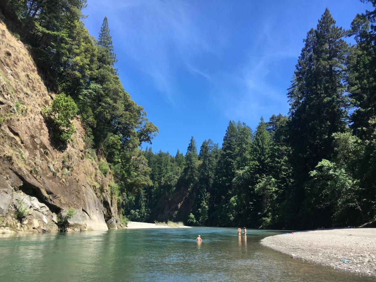 Glamping In The Redwoods With A Hot Tub! Hotel Garberville Eksteriør billede