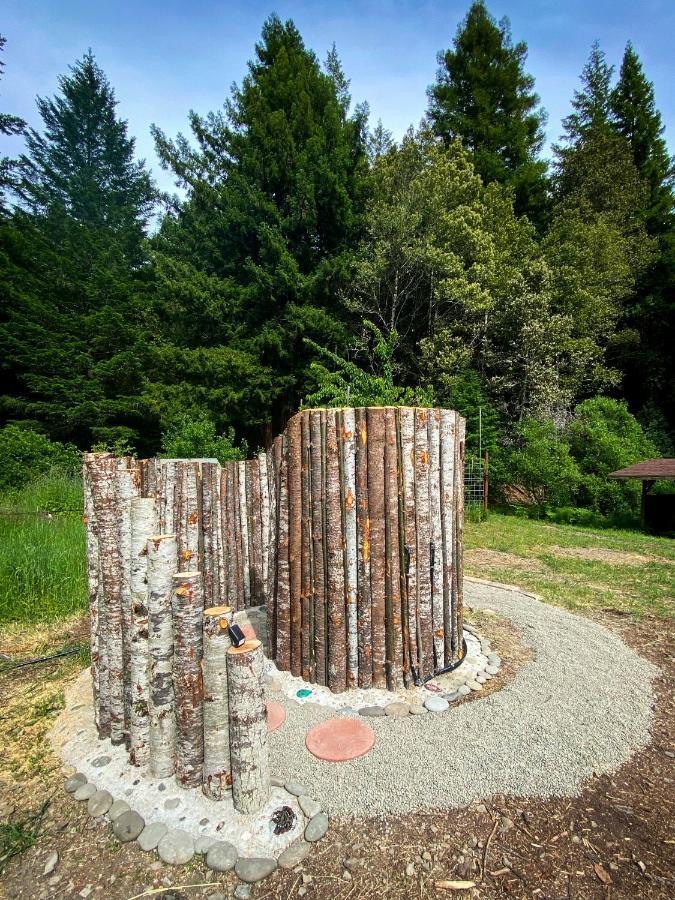 Glamping In The Redwoods With A Hot Tub! Hotel Garberville Eksteriør billede